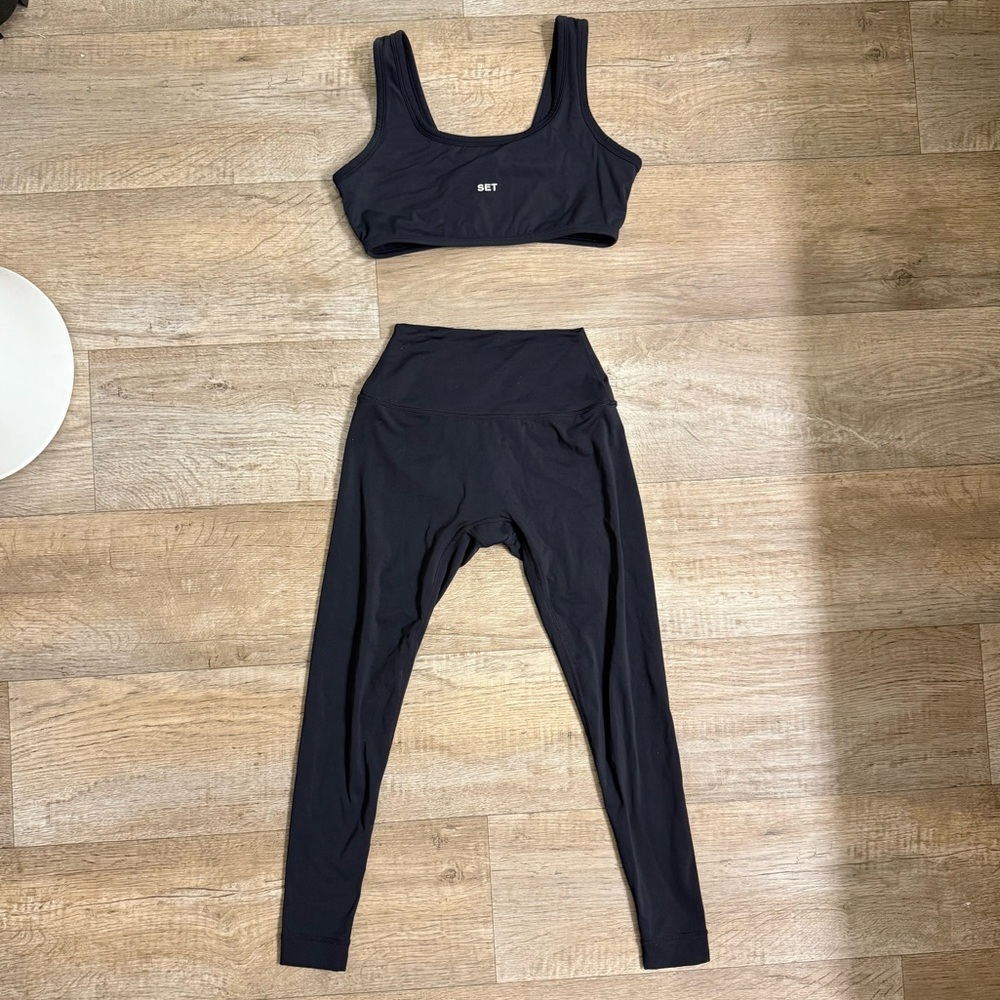 Black SET Active Sports Bra and Leggings